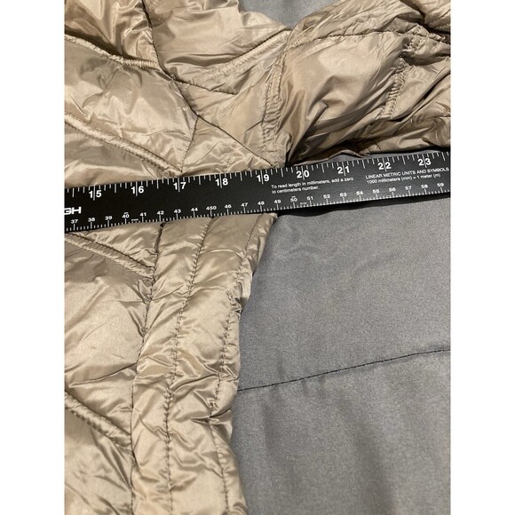 Michael Kors Womens Packable Down Fill Jacket Small Beige Puffer Chevron No Hood - Picture 13 of 16